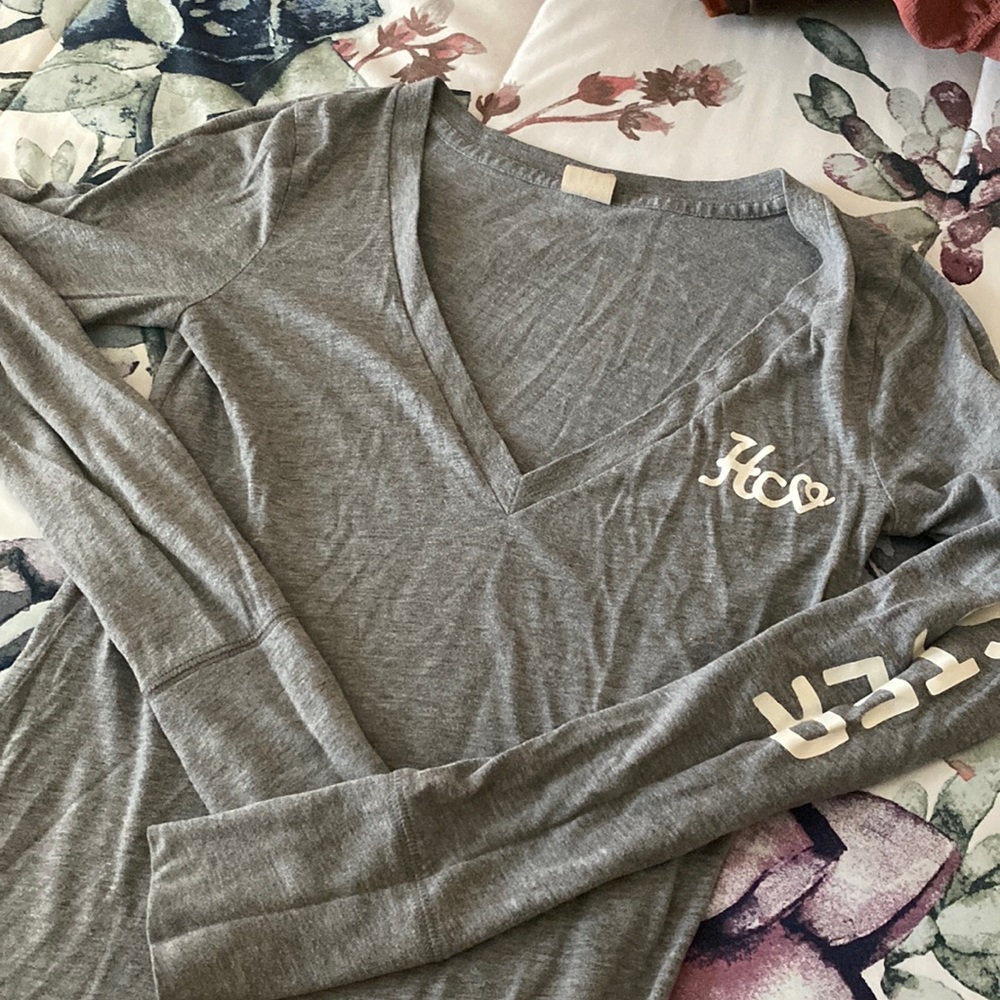 Hollister Long Sleeve🐚